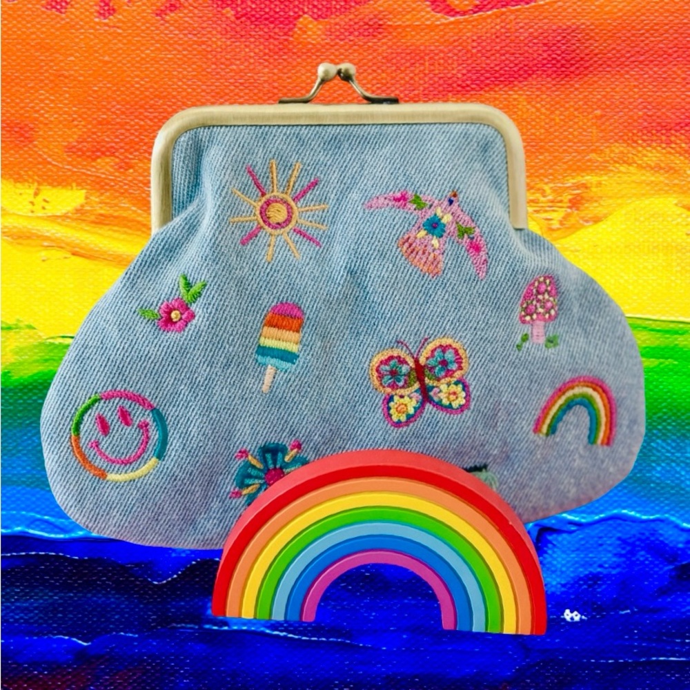 Colorful Embroidered Denim Kisslock - Picture 2 of 3